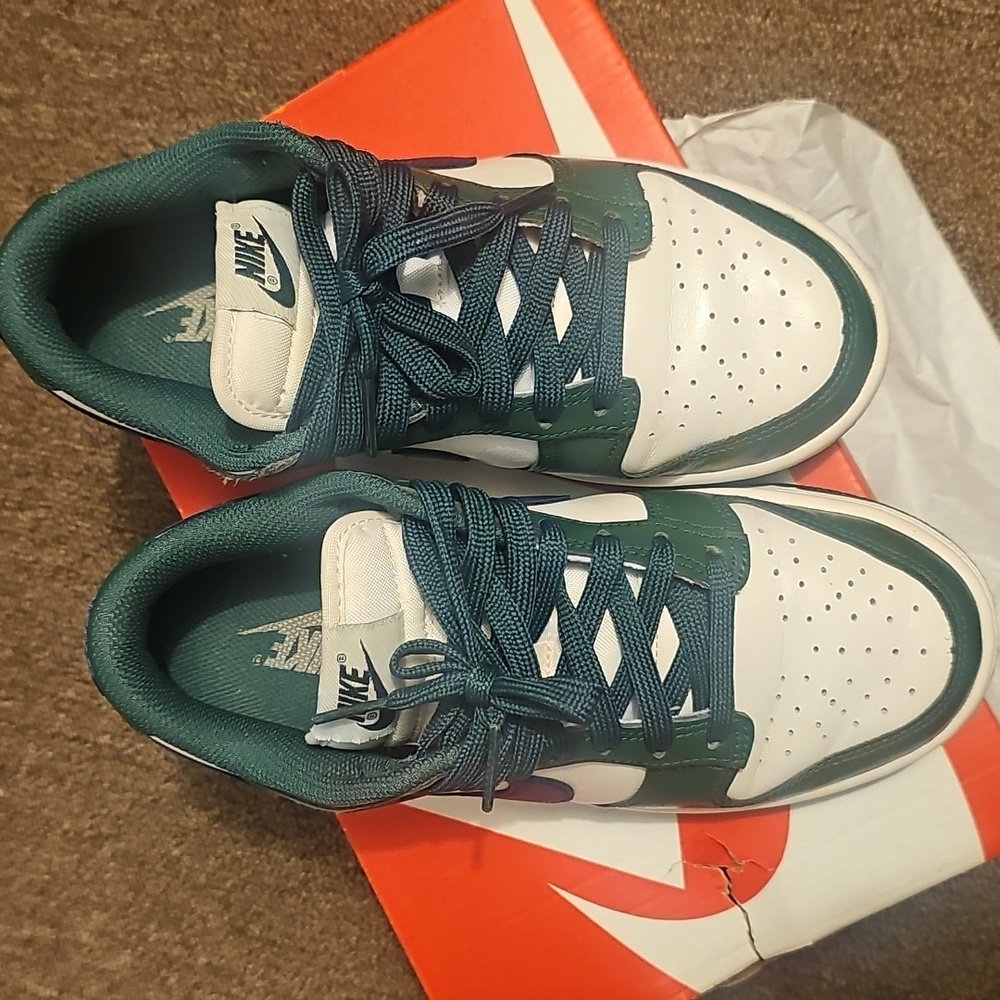 Nike Dunks - Picture 4 of 6